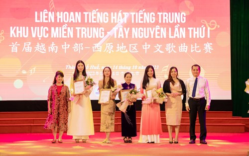 Sinh viên Đại học Đông Á giới thiệu văn hóa Trung Quốc bằng âm nhạc và ngôn ngữ